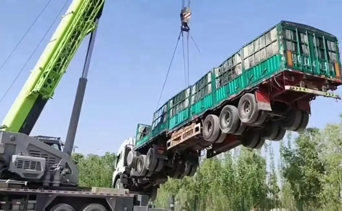 石林道路脱困救援案例